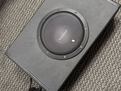 Rockford Fosgate Powered 8 subwoofer