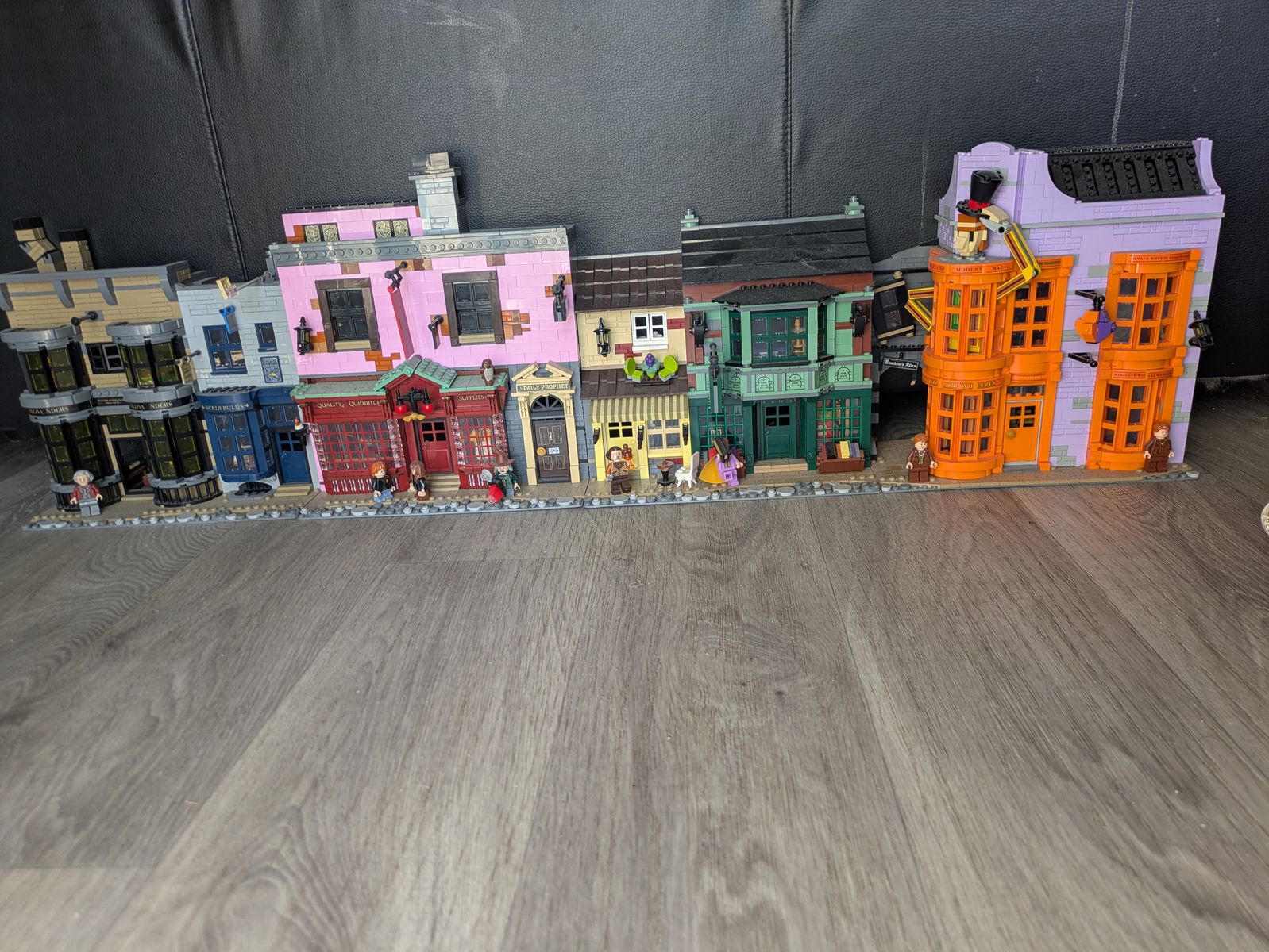 Complete Lego Harry Potter Diagon Alley Modular Set 75978