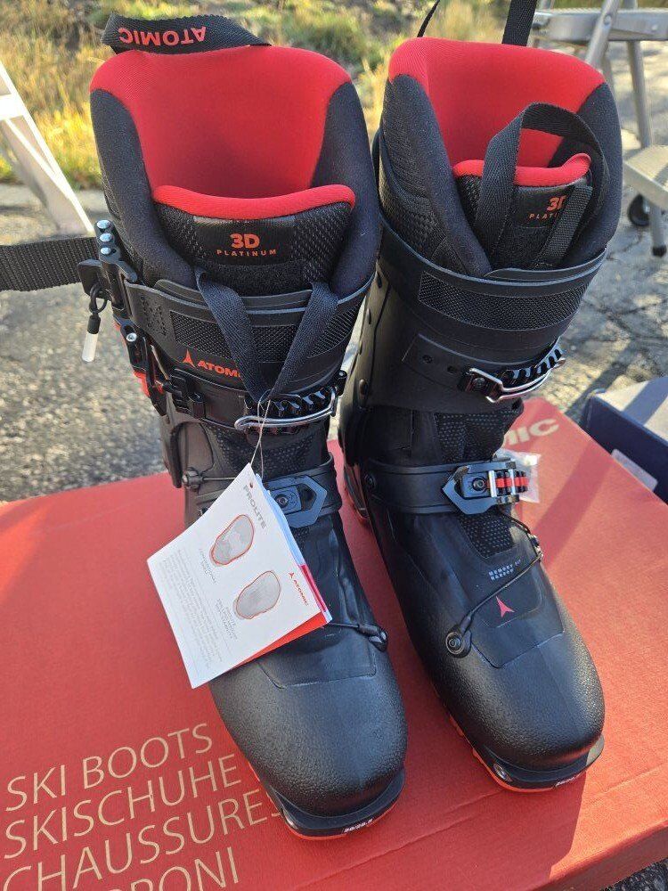 New in box Atomic Backland Carbon AT ski boots