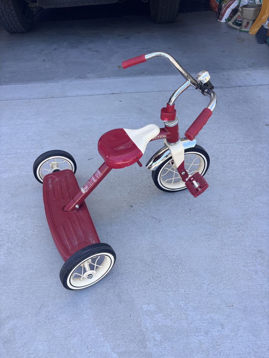 Classic Radio Flyer Tricycle