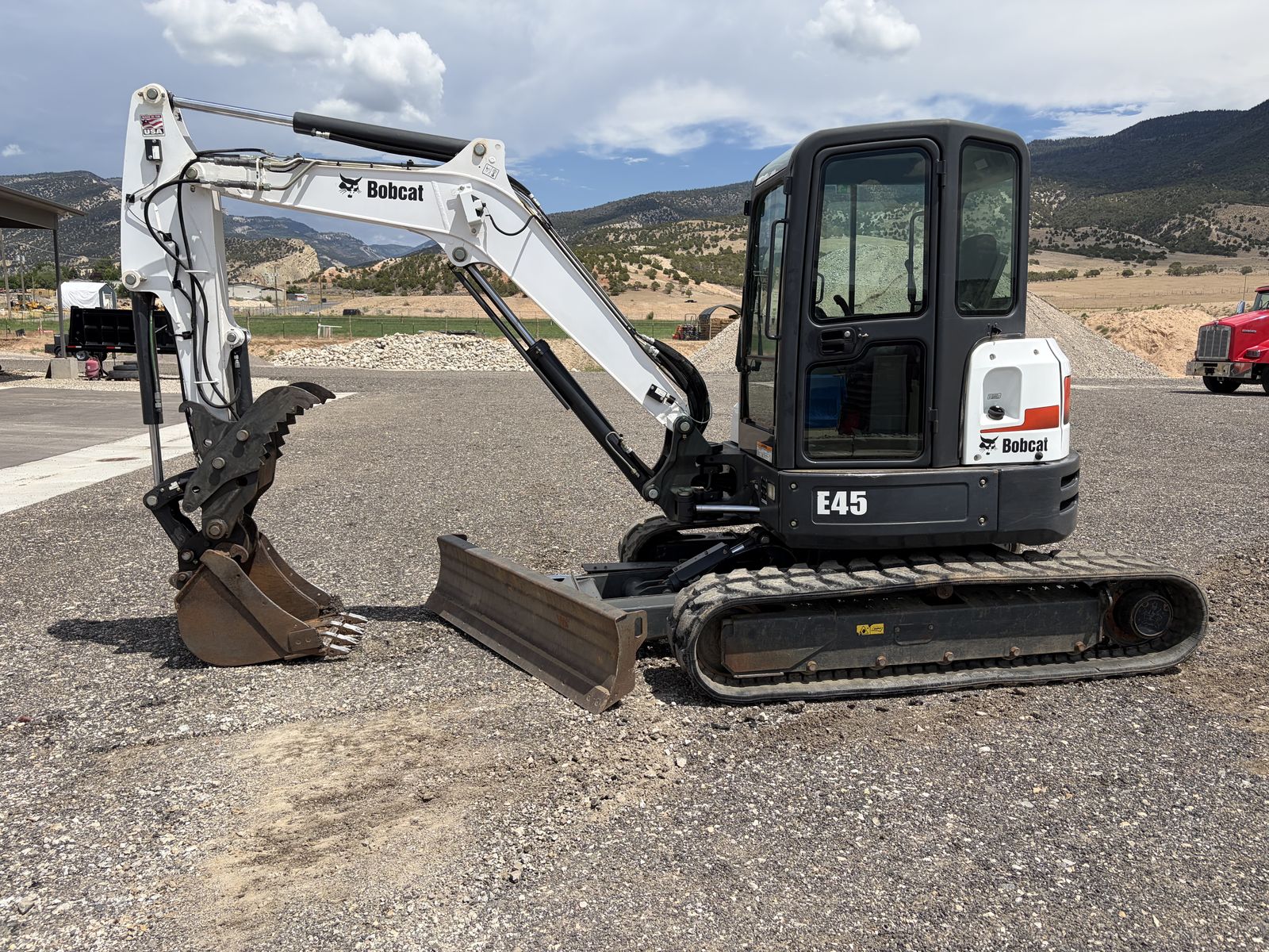 Bobcat E45 excavator - LOADED!