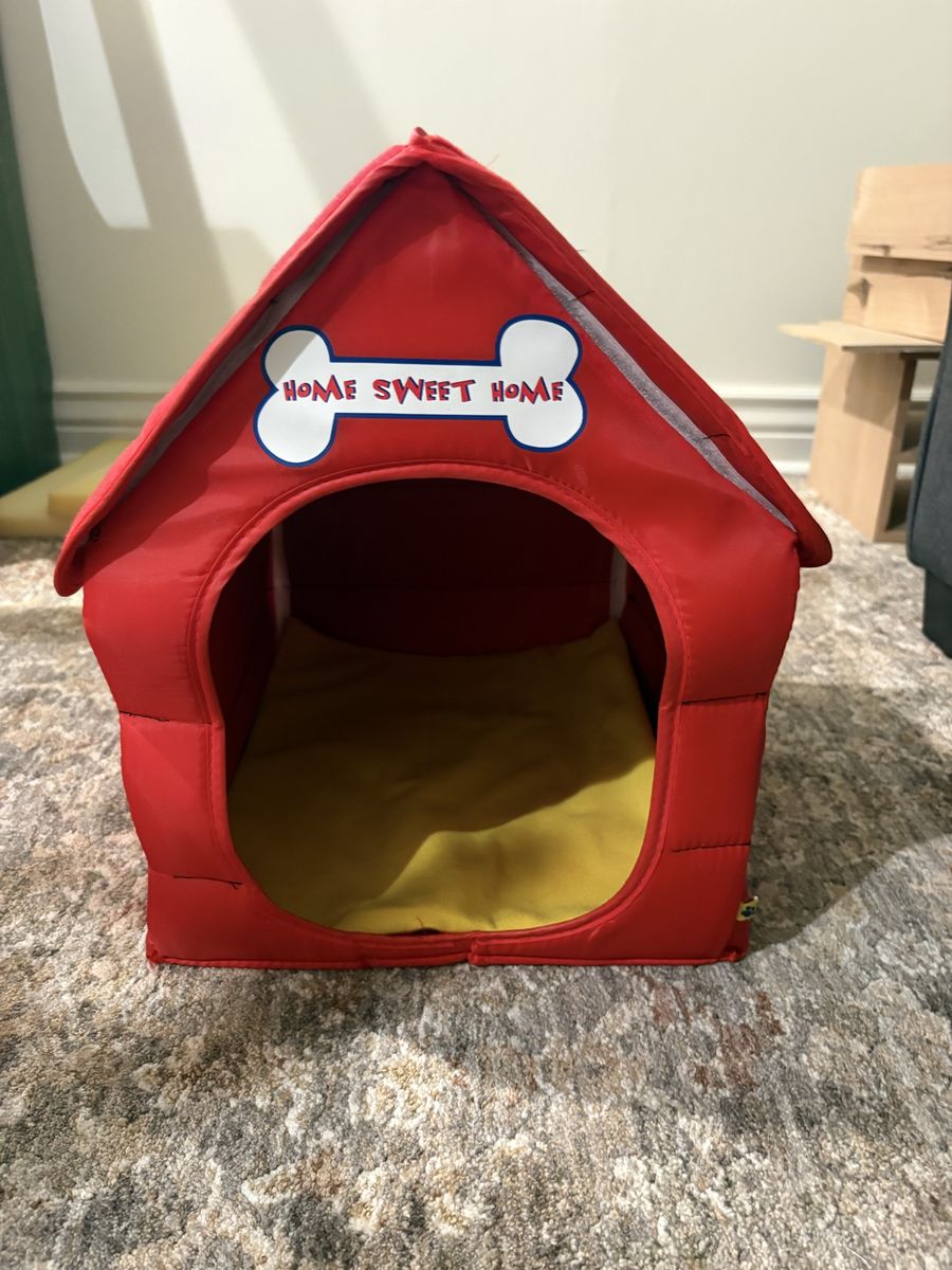 Red Build-a-bear Doghouse