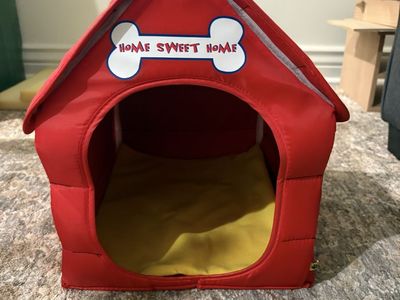 Red Build-a-bear Doghouse