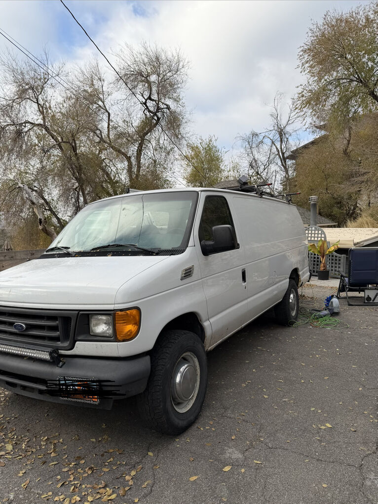 2004 Ford E-Series E-350 SD