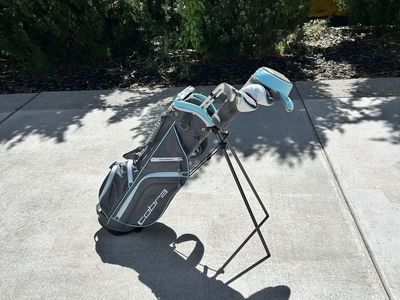 Cobra Women's F-Max Complete Golf Set - Bag, Driver, Woods, Irons, Putter - Lightly Used, Excellent Condition