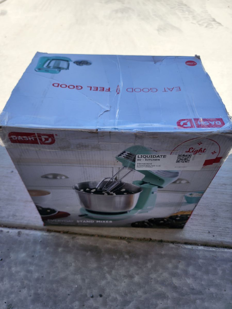 DASH everyday stand mixer