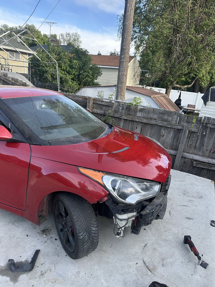 Hyundai veloster 2013 for parts
