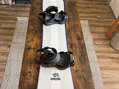 Salomon Dancehaul Snowboard 154 w/ Union Force Bindings