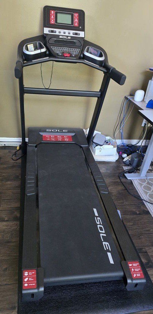 SOLE F63 Folding Treadmill - Powerful 3.0 HP Motor, Incline & Speed Control - Home Gym Ready