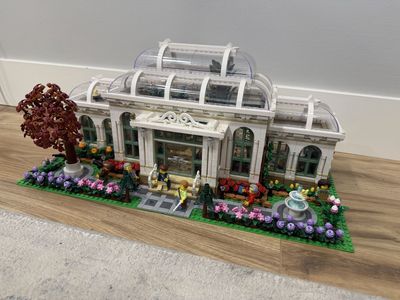 LEGO 21353 The Botanical Garden