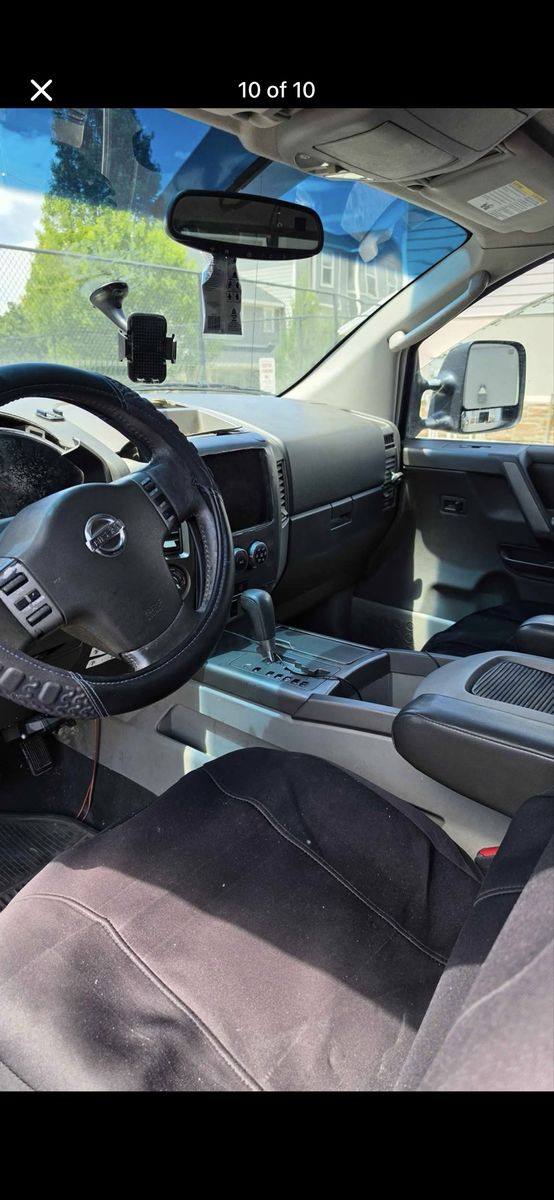 2005 Nissan titan LE