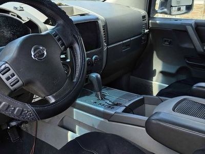 2005 Nissan titan LE
