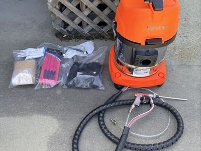 Vevor Walnut Blaster/Vacuum cleaner.