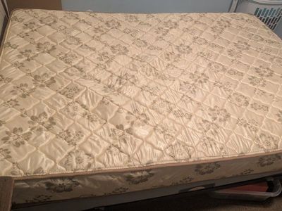 Full size mattress