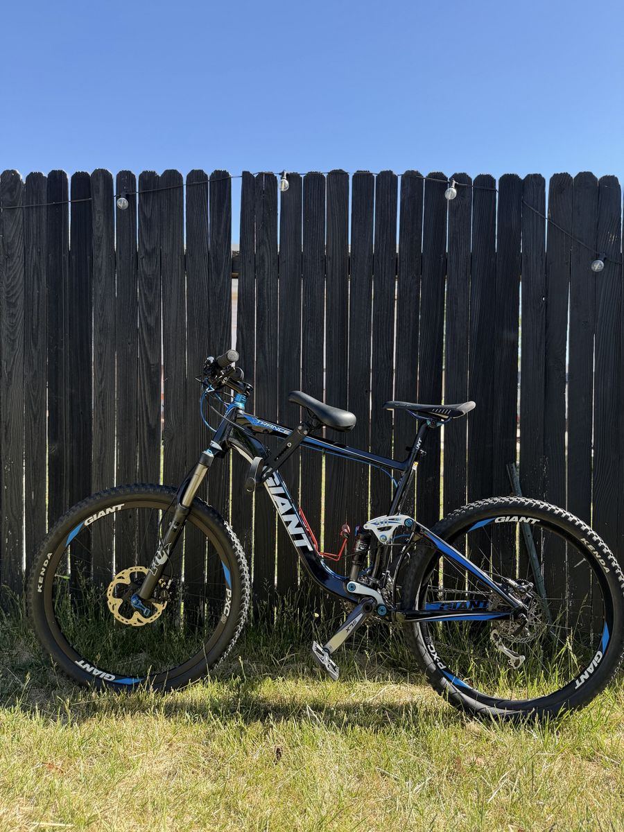 Giant Trance Full Suspension Mountain Bike - Blue/Black, Fox Shocks, SLX Drivetrain
