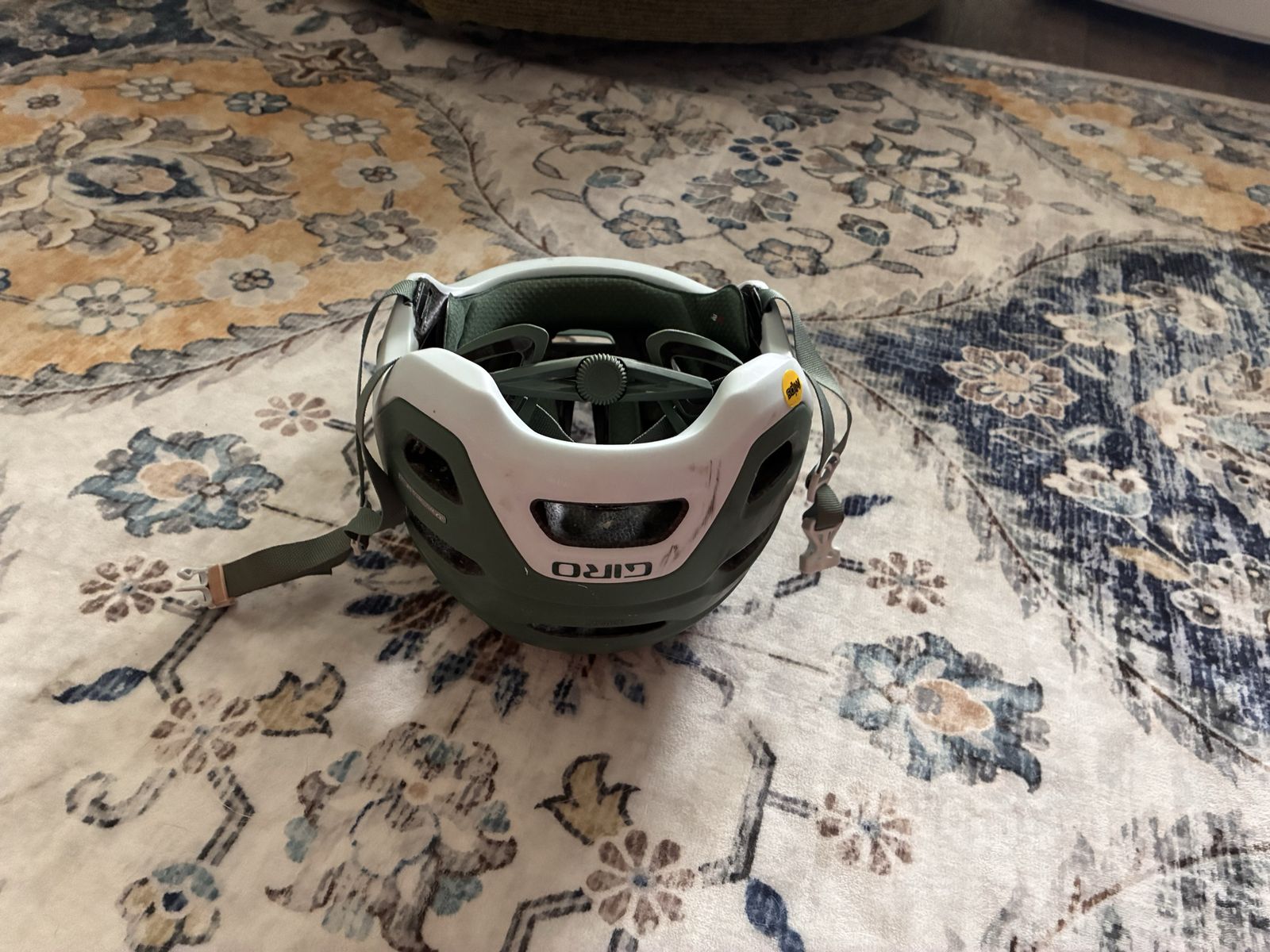 Main image 4