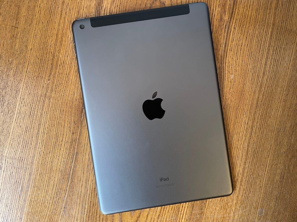 iPad 8th Gen 32GB - WiFi + Cellular