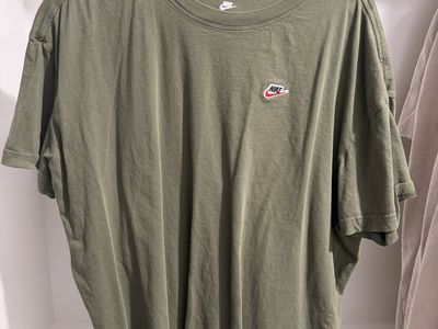 Nike Olive Green Loose Fit T-Shirt Size XL