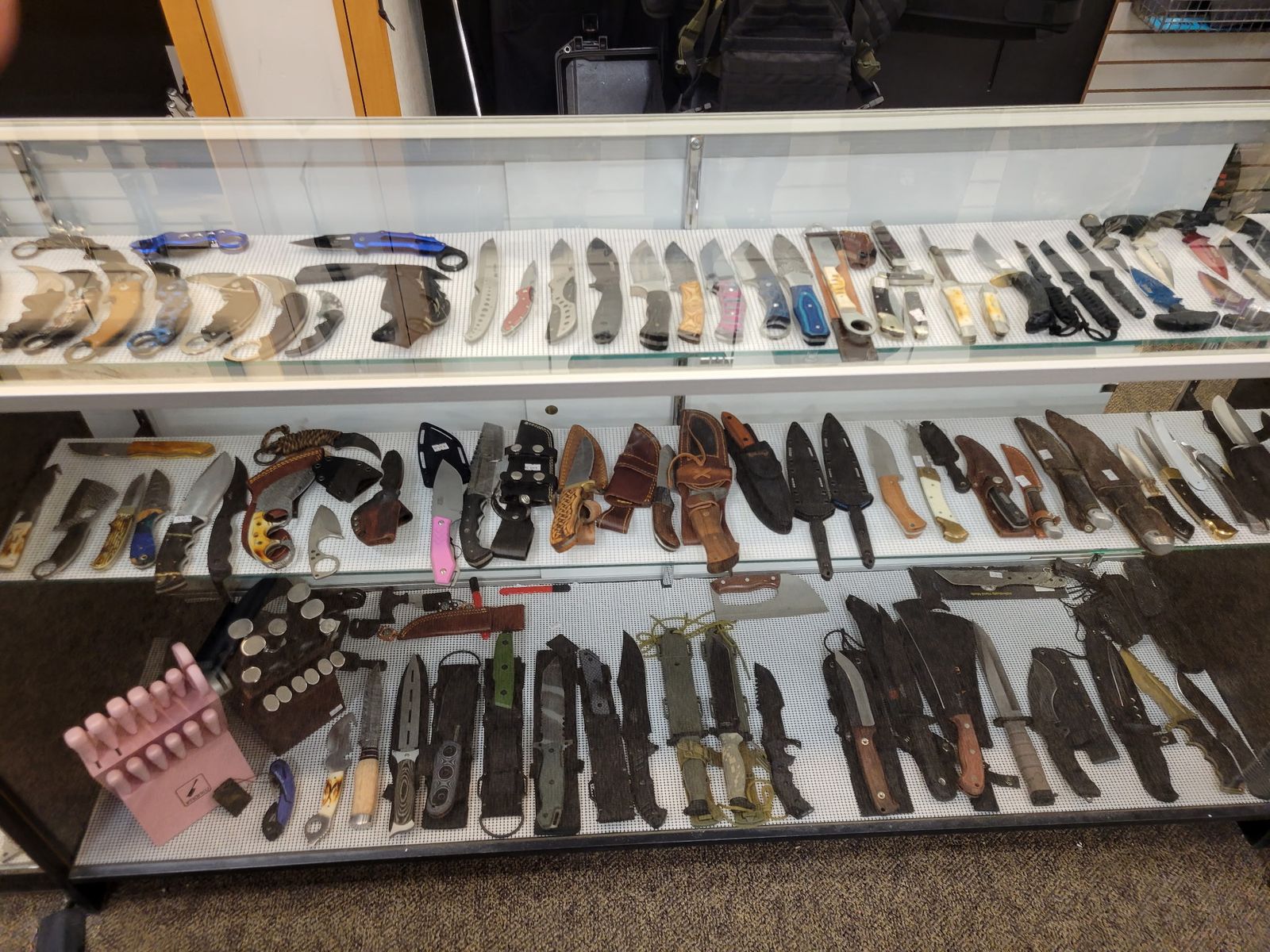 Huge Knife Sale! "UNITE'' @ SOUTH TOWN MALL IN SANDY