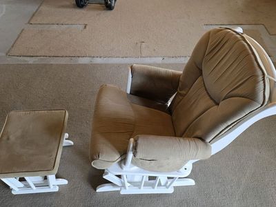 Nursing Gliding Chair with Gliding Footrest