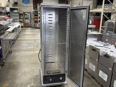 CRES COR food warmer in excellent working condition 120 volts with wheels