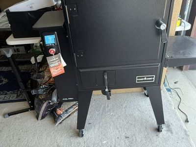 Camp Chef XXl Pro Wifi Vertical Smoker - Save 40% - New