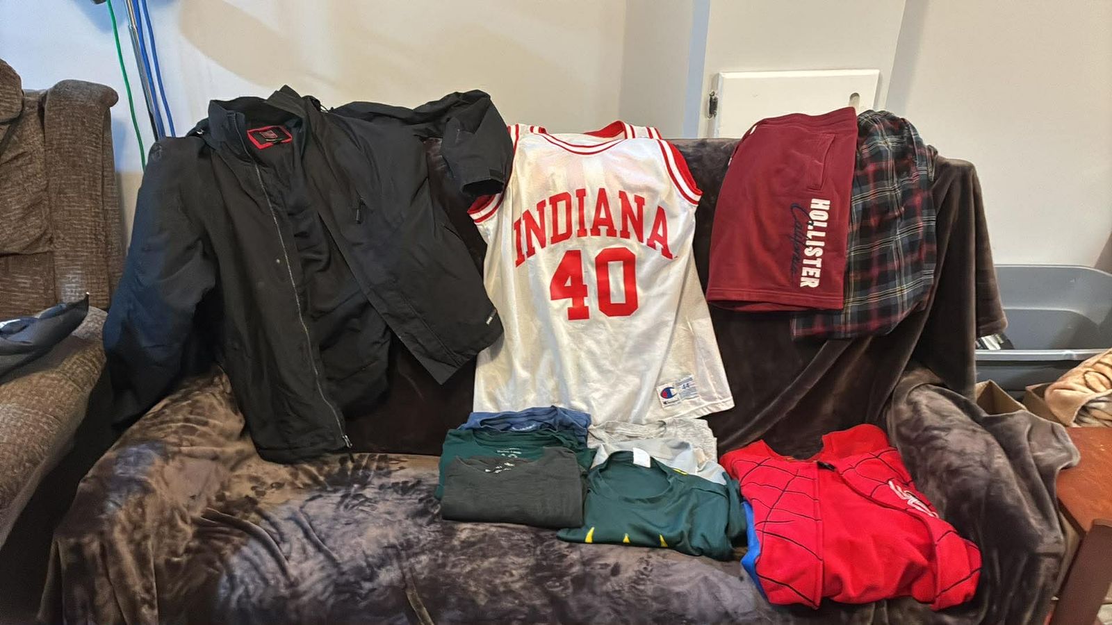 Men’s small medium clothing