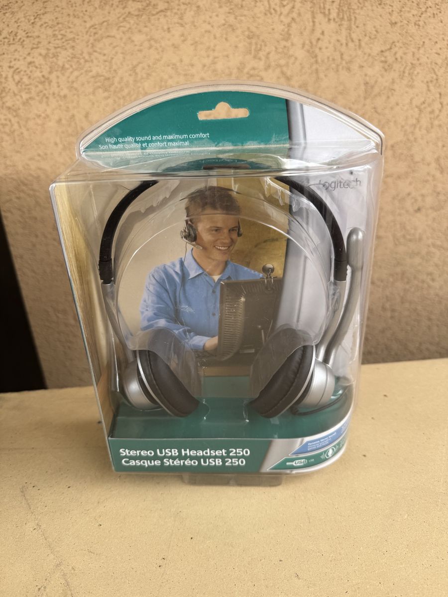 New Logitech Stereo USB Headset 250 Hands Free