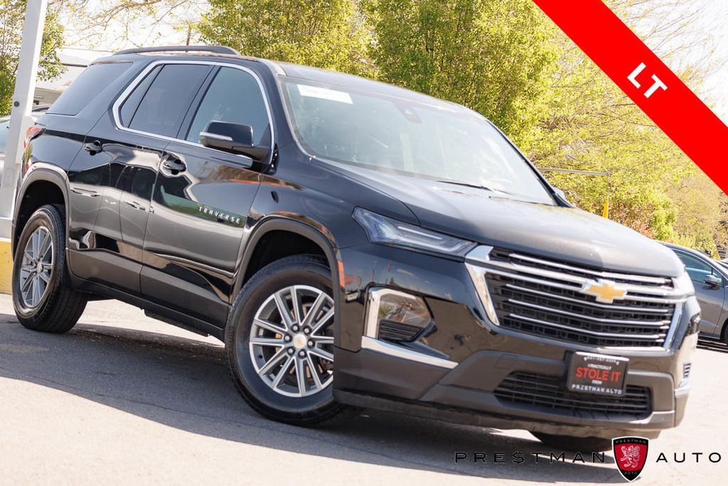 2023 Chevrolet Traverse LT Cloth