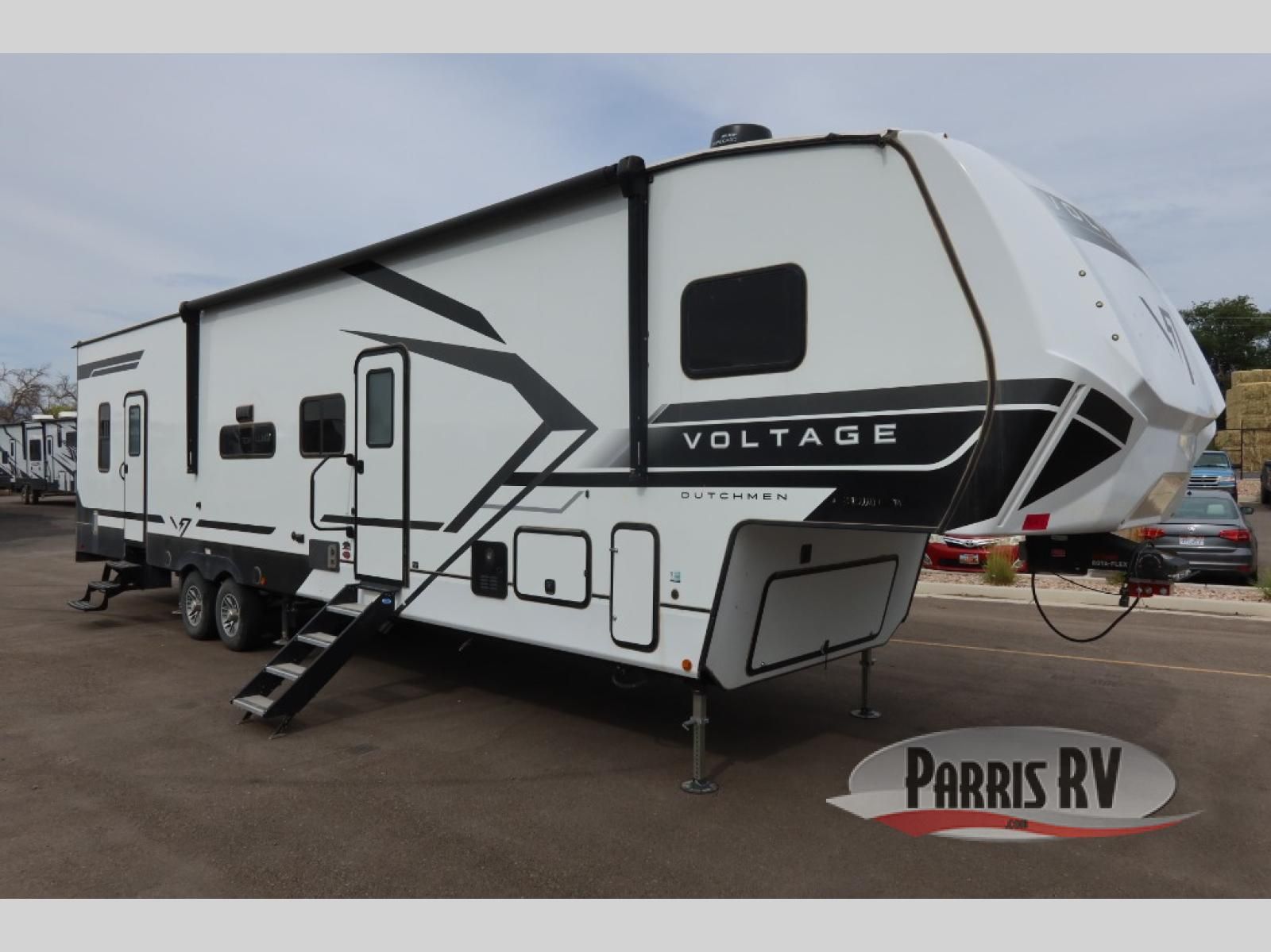 Used 2025 Dutchmen RV Voltage V-Series 3800