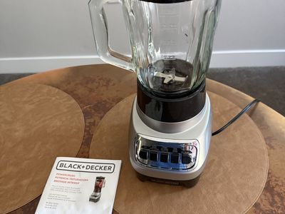 New Black & Decker Power Crunch Blender