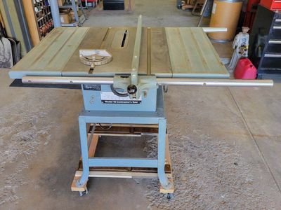 Delta Model 10 Contractor's Saw 1.5 HP Table Saw with Stand
