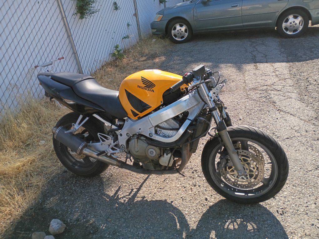 1999 Honda cbr600f4