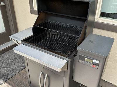 Traeger Pro 575 WiFIRE Pellet Grill + Storage Cabinet - Excellent Condition