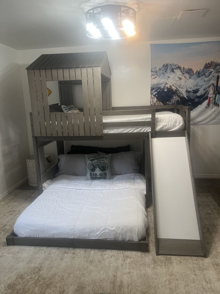 Cabin Style Unique Bunk Bed