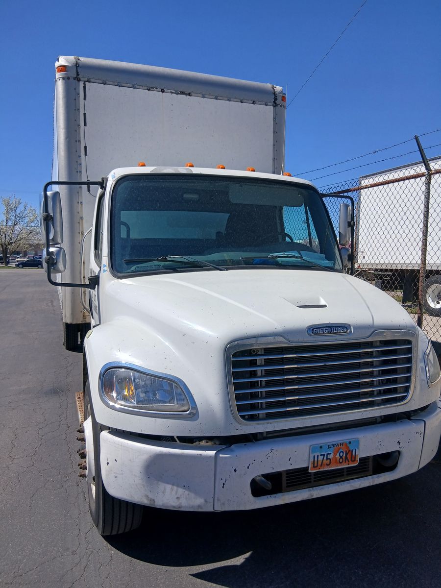 2018 Freightliner M2 106 