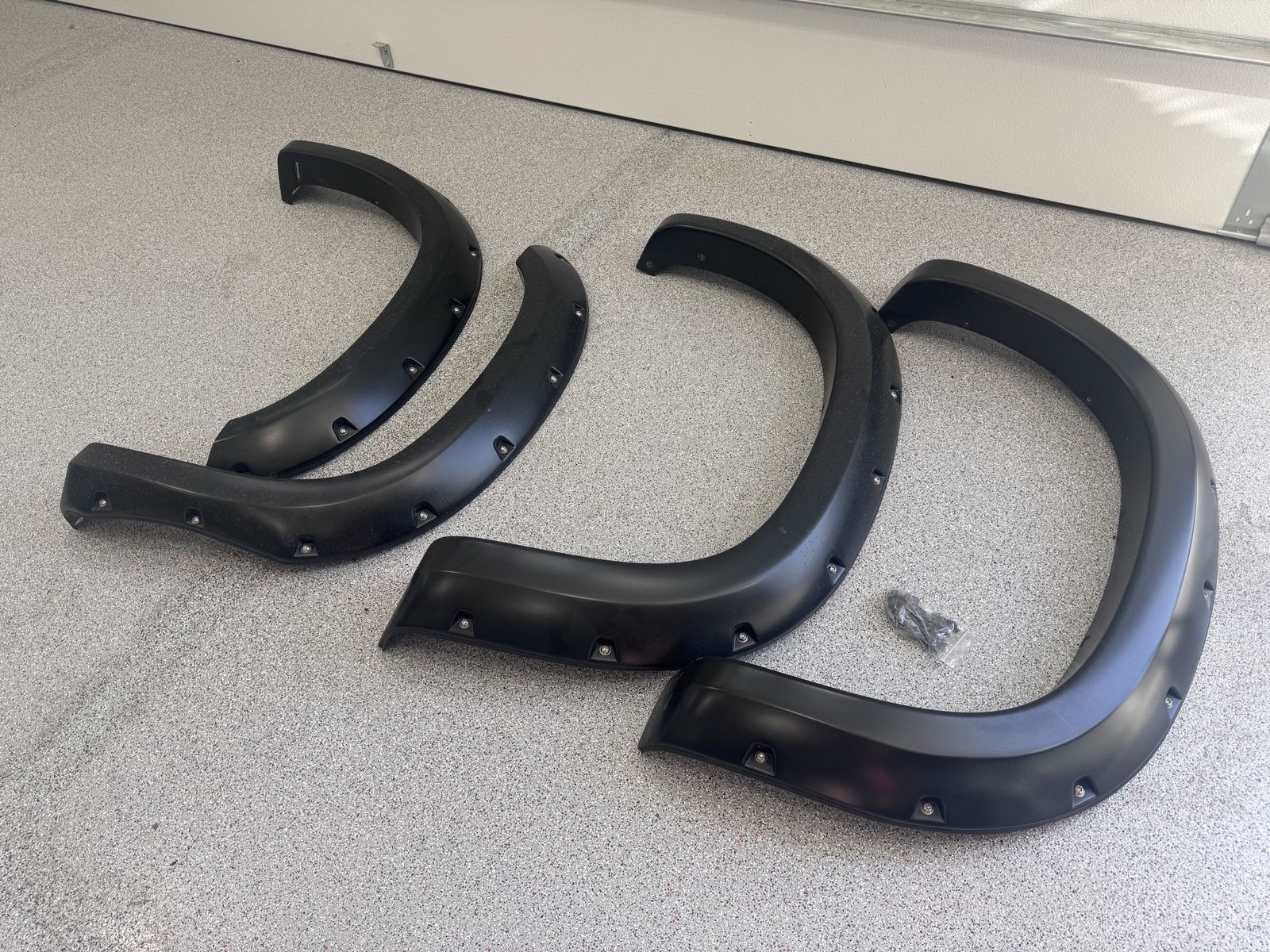 Bushwacker Pocket Flares For Silverado