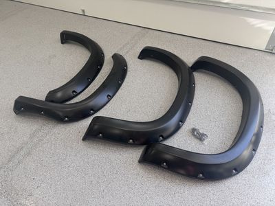 Bushwacker Pocket Flares For Silverado