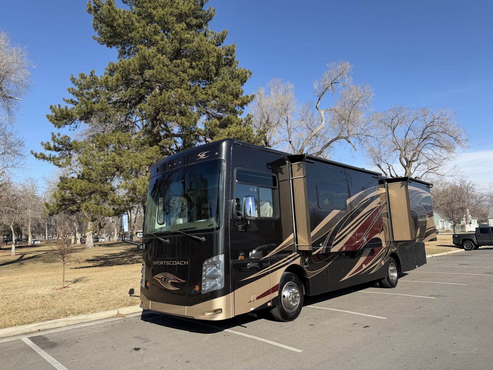 Washer Dryer, King Bed, Sleeps 5 2018 Coachmen Sportscoach SRS 364TS like: Pathfinder, Encore, Cross Country, Elite Legend