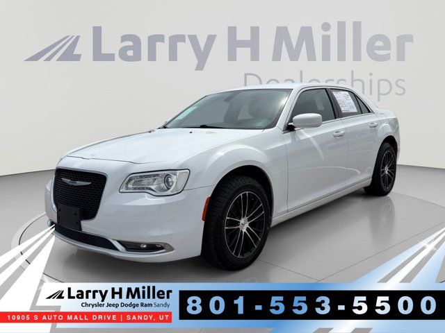 2021 Chrysler 300 Touring