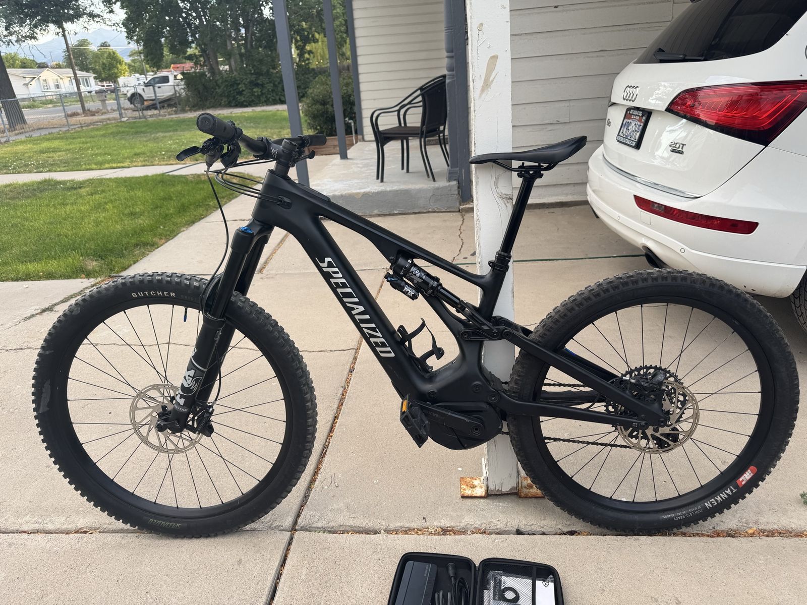 2023 Specialized Levo Carbon (OBO)