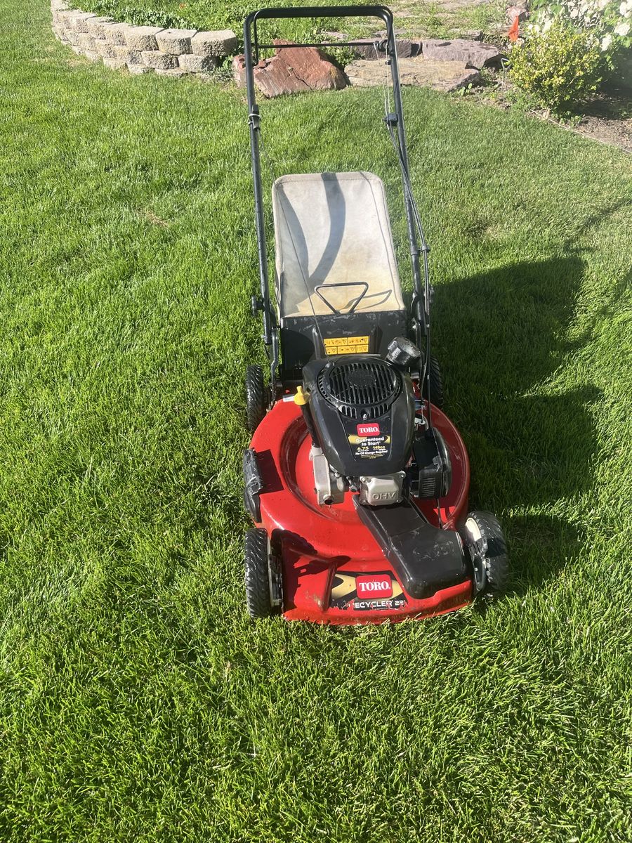 Toro Recycler 22" Self-Propelled Gas Lawn Mower with Bagger OHV Engine