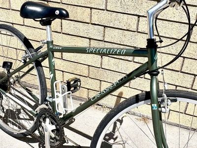 Specialized Crossroads commuting town bike. Size 16.”5 frame. Sweet green color. Tuned, shifts/brakes/rides great