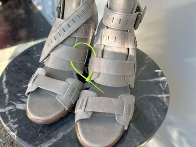 New Sorel Nadia Leather Sandal W 9.5 9 1/2