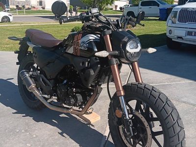 2022 Lifan Qipai KP Master 200 (Black)