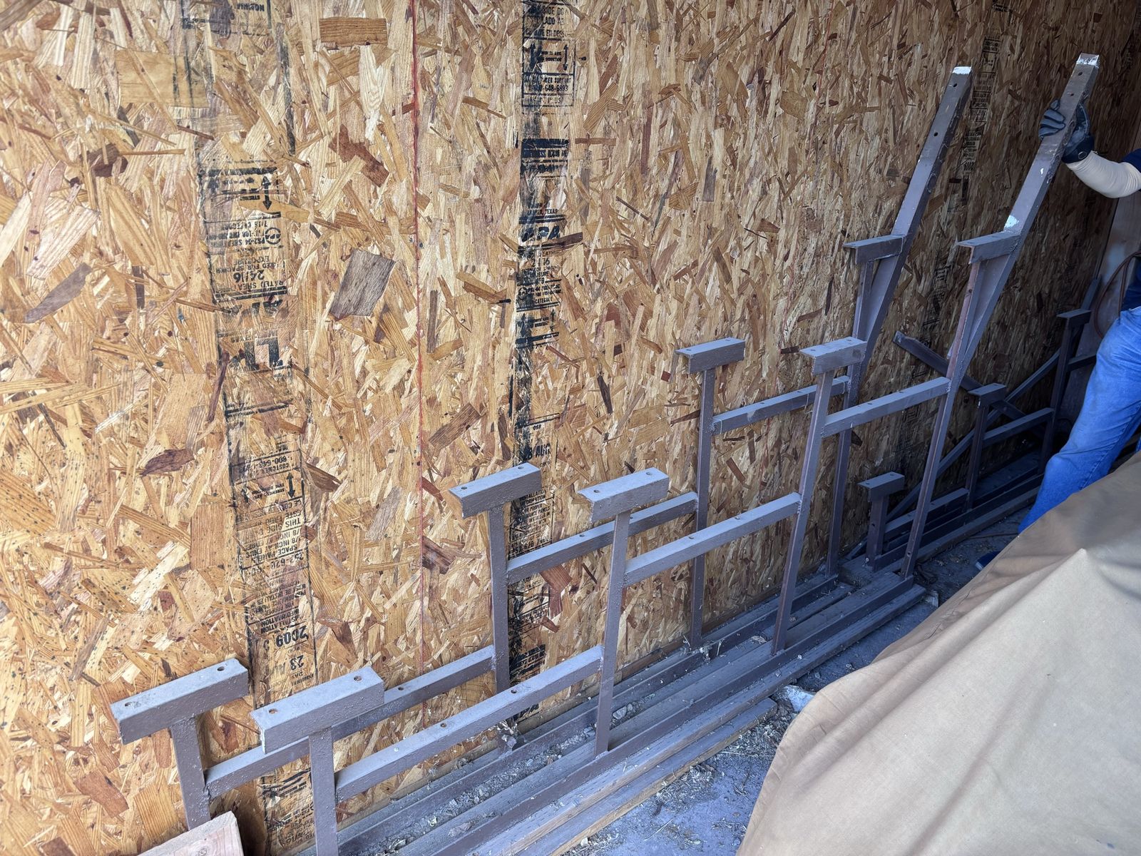 Various lengths of vinyl fencing with posts and panels, used condition