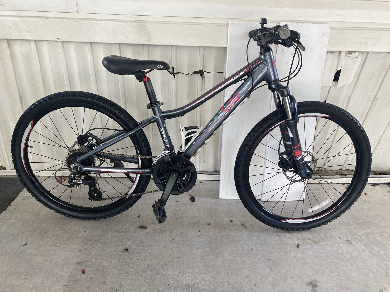 Giant liv cate 24inch kids mountain bike