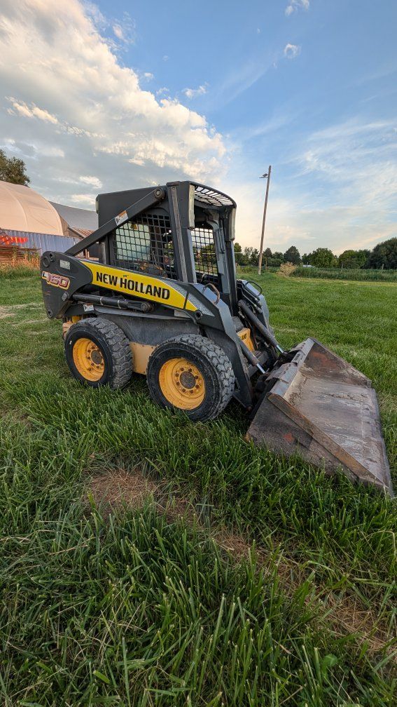 New Holland L160 Skid Steer Loader with Bucket - 1335 low hours