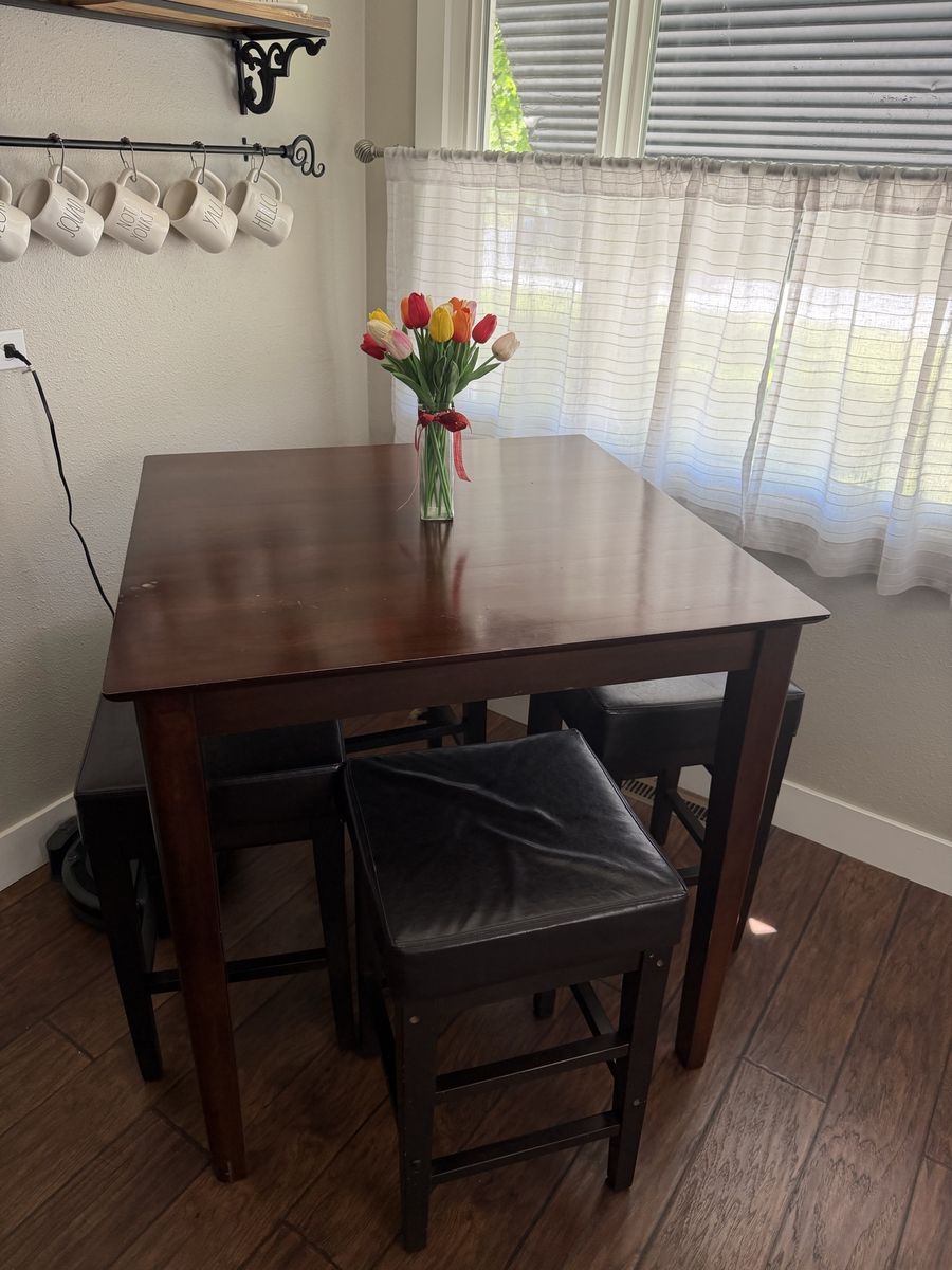 Counter Height Dining Table And Four Stools