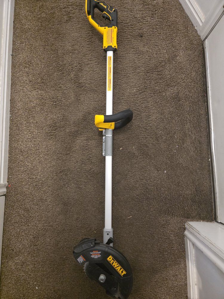 DEWALT 20V MAX XR 7.5 in. Cordless Lawn Edger (Tool Only)